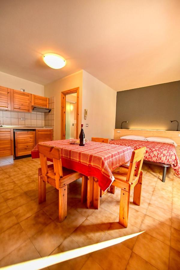 Pradelle Residence Raethia Tra Bormio E Livigno מראה חיצוני תמונה