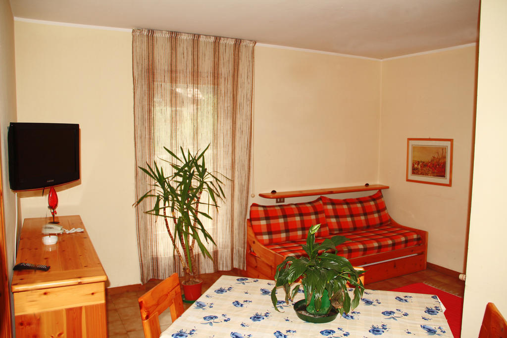 Pradelle Residence Raethia Tra Bormio E Livigno חדר תמונה